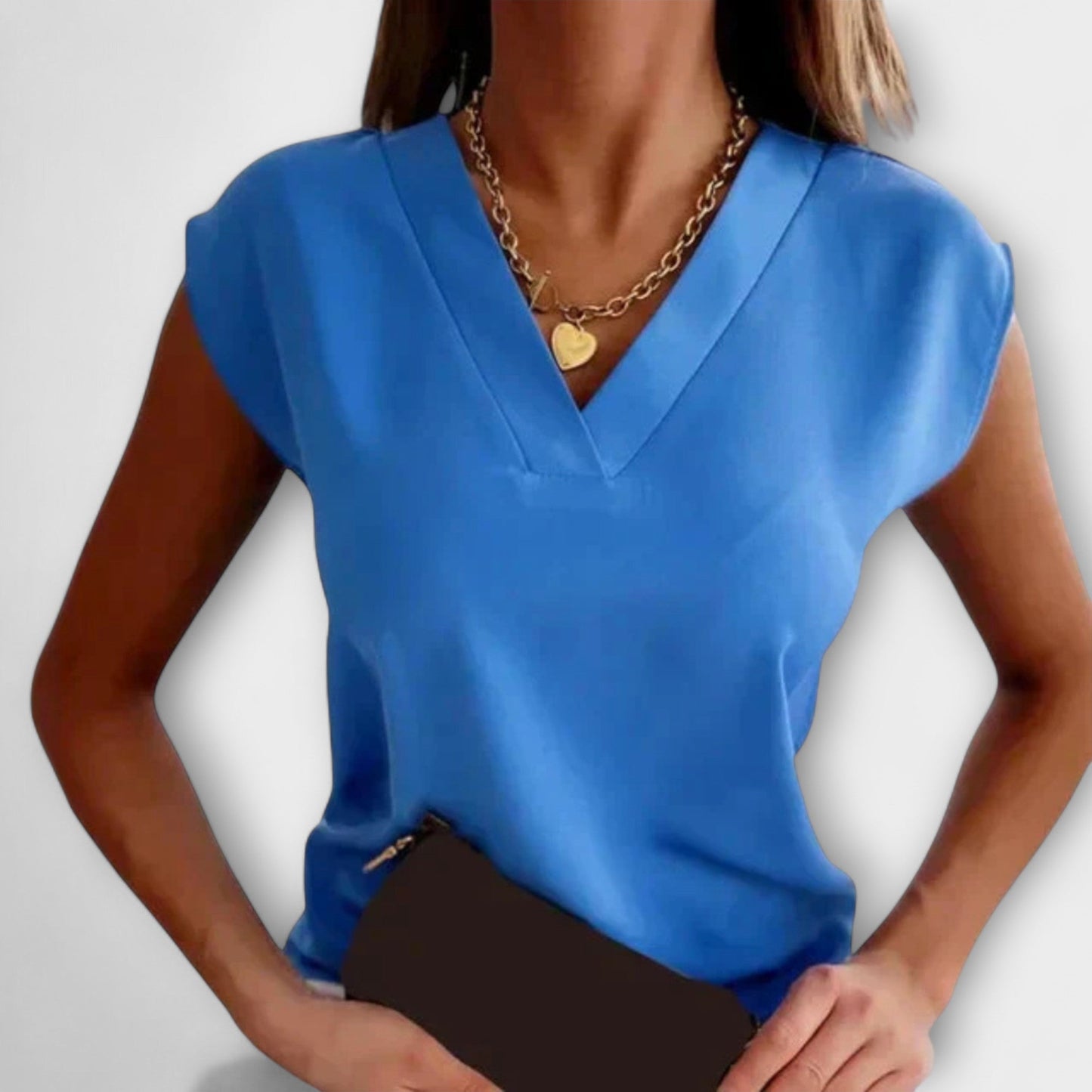 Dámsky letný top s V-výstrihom a voľnými rukávmi